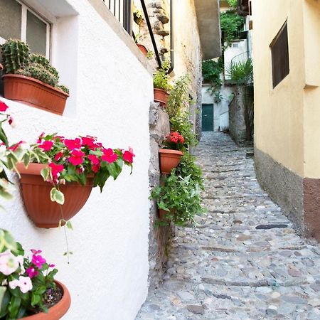 Charming Moment Di Villa Porta - Borgo Antico Luino Exteriér fotografie